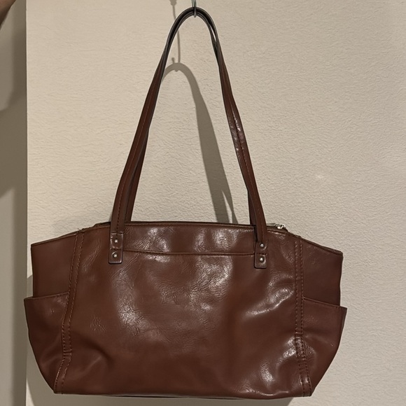 Beautiful Brown Relic Purse Shoulder Bag -Faux‎ Leather - Picture 2 of 15